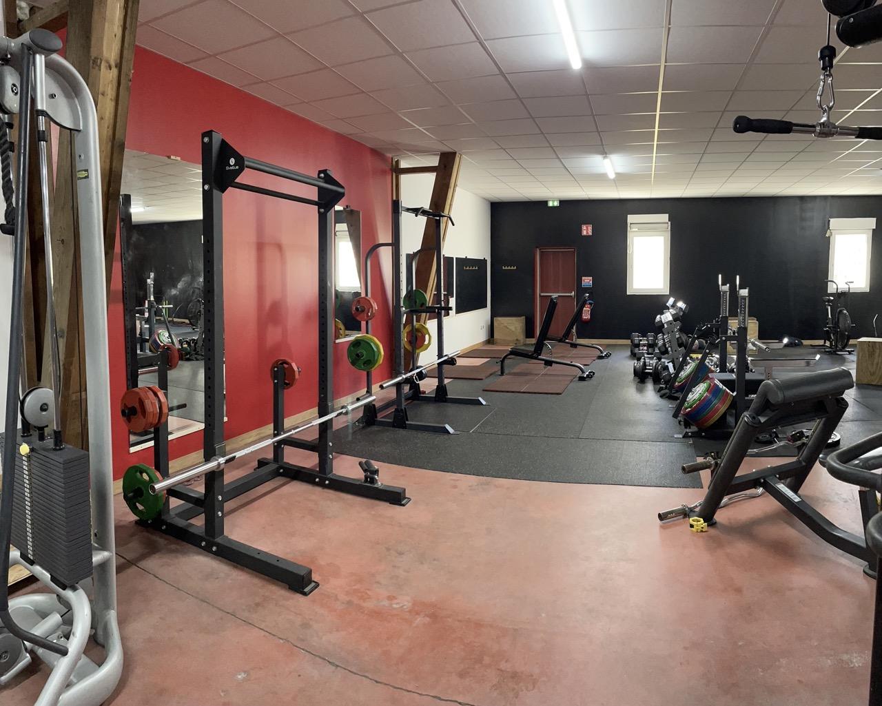 Poids libres et racks - Training Club